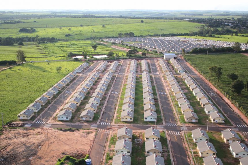844 famílias com um lar para chamar de seu